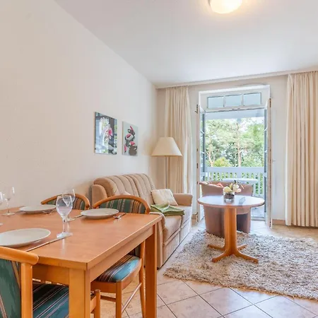 Fewo-8-aparthotel-binz-direkt-an-der-strandpromenade-mit-meerblick-und-balkon Appartamento