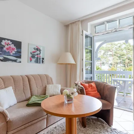 Apartment Fewo-8-aparthotel-binz-direkt-an-der-strandpromenade-mit-meerblick-und-balkon