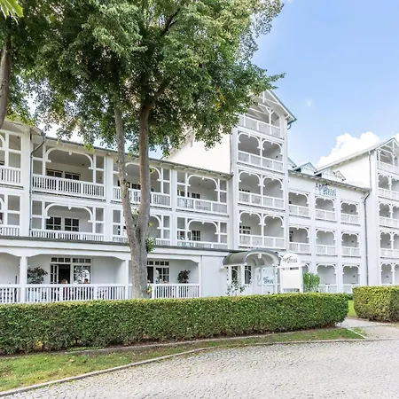 Fewo-8-aparthotel-binz-direkt-an-der-strandpromenade-mit-meerblick-und-balkon Apartment Binz