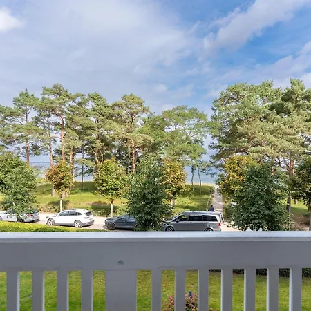 Fewo-8-aparthotel-binz-direkt-an-der-strandpromenade-mit-meerblick-und-balkon Apartman Binz